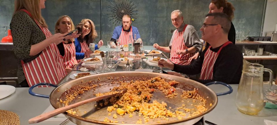 Barcelona: Catalan Paella Cooking Class - Experience Highlights