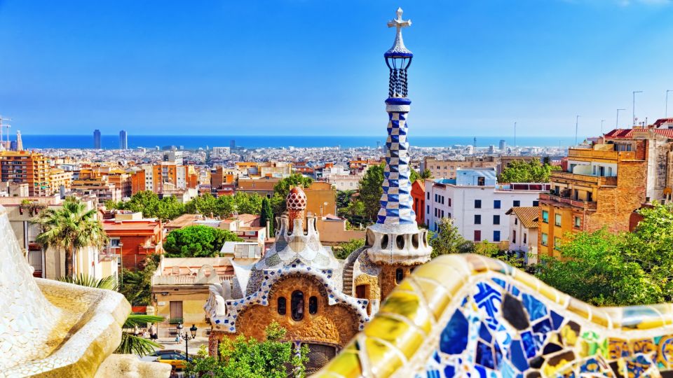 Barcelona Modernist Architecture and Art Guided Walking Tour - Experience Highlights