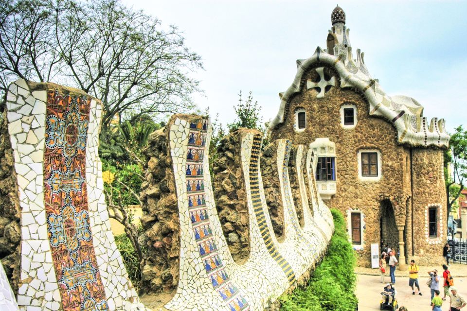 Barcelona & Park Güell: Private Half-Day Tour With Pickup - Highlights