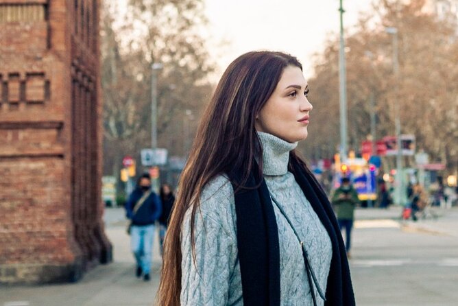 Barcelona: Professional Photoshoot Outside Arc De Triomf - Location Details and Accessibility