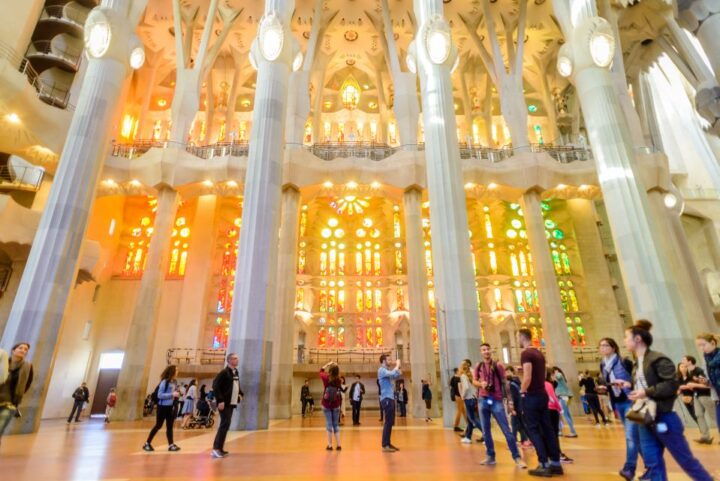 Barcelona: Sagrada Familia Fast-Track Guided Tour - Experience Highlights