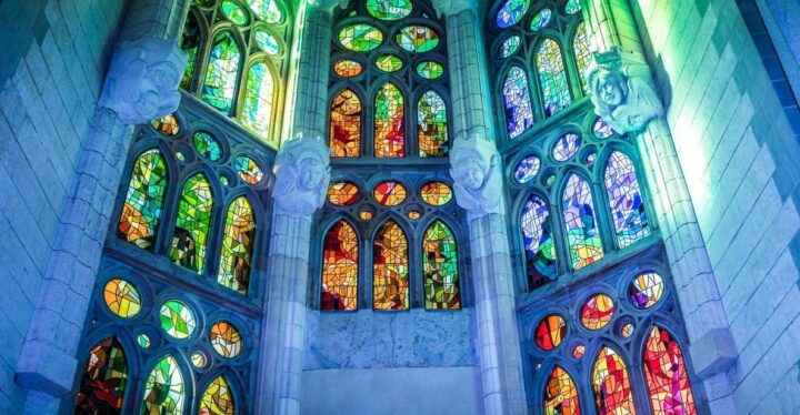 Barcelona: Sagrada Família Skip the Line Tour & Entry Ticket - Tour Highlights