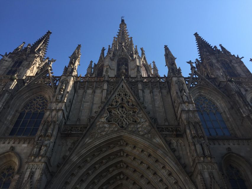 Barcelona: Yoga Food Taste City Centre Walking Tour - Itinerary Details