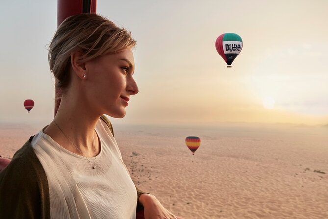 Beautiful Hot Air Balloon of Dubai Desert - Experience the Thrill of Ballooning