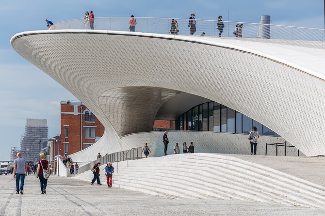 Belem Private Day Trip: Traditional Lunch and Historic Landmarks - Traditional Lunch Experience