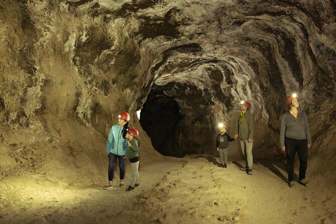 Bend Oregon Guided Lava Tube Cave Tour - Participant Recommendations and Attire