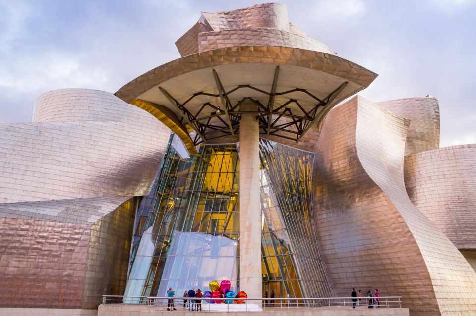 Bilbao: Guggenheim Museum Private Guided Visit - Experience Highlights