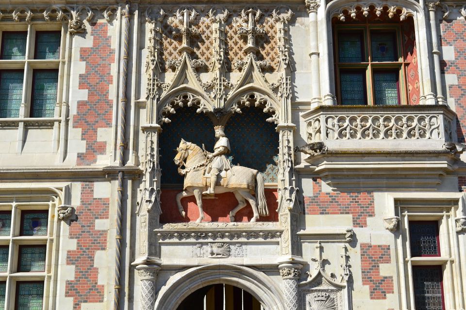 Blois: Private Tour of Blois Castle With Entry Tickets - Tour Experience