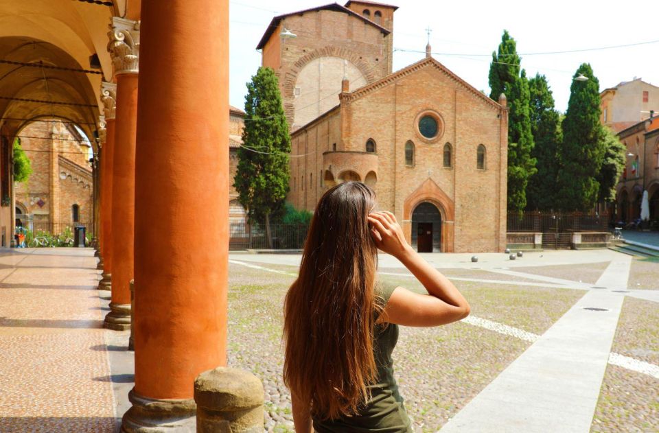 Bologna: Walking In-App Audio Tour on Your Phone (ENG) - Experience