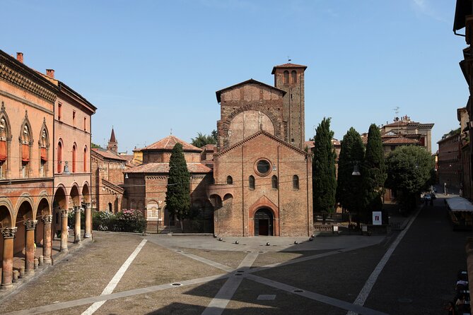 Bolognas Ancient and Recent History: A Self-Guided Audio Tour - Audio Tour Highlights