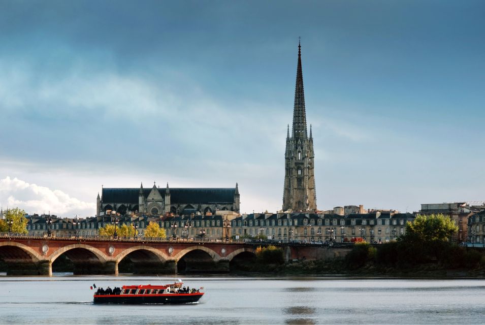 Bordeaux: Scenic River Cruise With Commentary and Canelés - Tour Experience