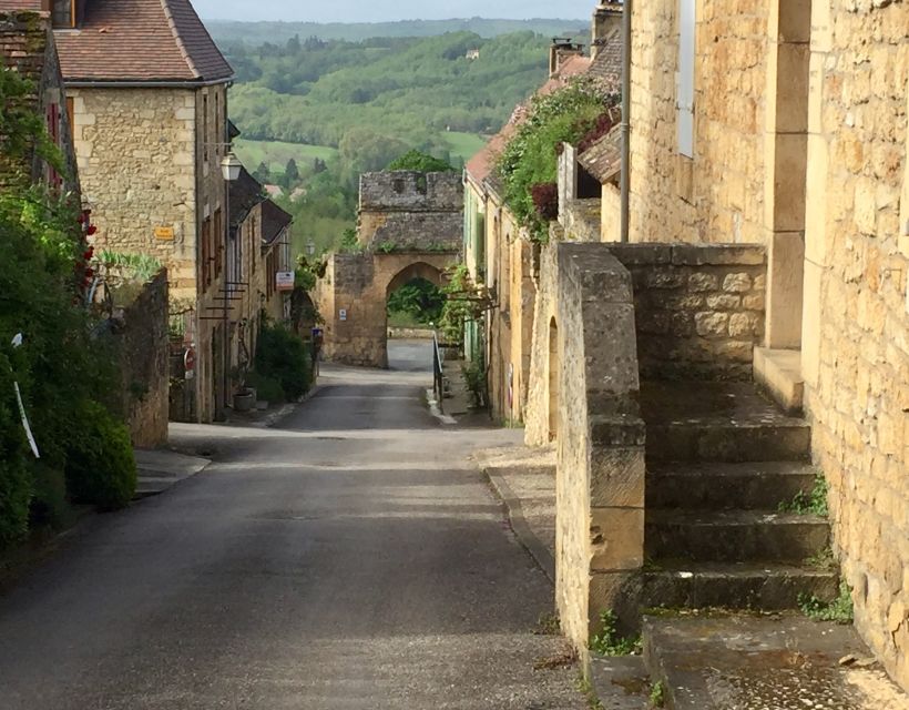 Bordeaux to Dordogne: Castles & Villages Private Tour - Cancellation Policy and Payment Options