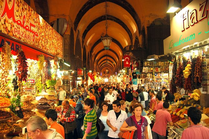 Bosphorus Boat Tour With Spice Bazaar Visit in Istanbul - Detailed Tour Itinerary