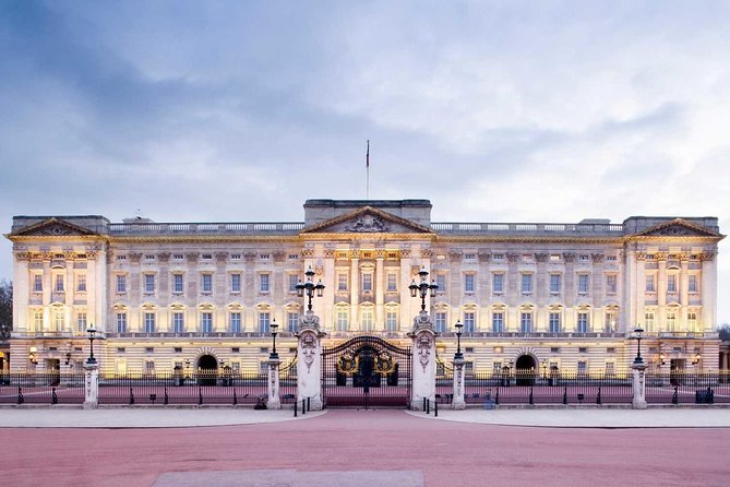 British Royalty Tour Private Walking Tour - Changing of the Guards Ceremony