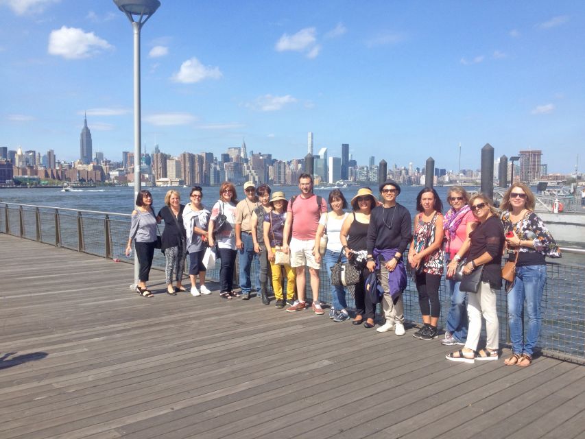 Brooklyn: 2-Hour Best of Brooklyn Williamsburg Walking Tour - Live Tour Guide and Reviews