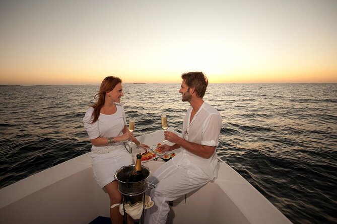 Cabo San Lucas Arch Sunset Yacht Tour Plus Dinner and Drinks - Meeting Point and Yachts