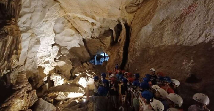 Calasparra: Cueva Del Puerto Entry Ticket With Guided Tour - Tour Duration and Features