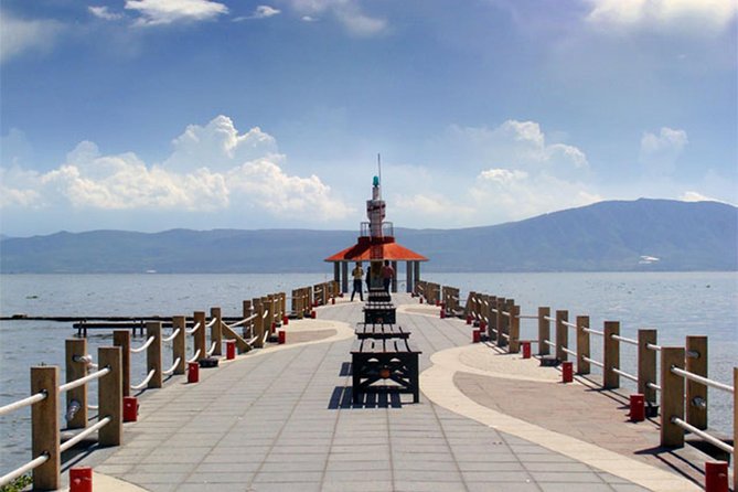 Chapala Lake and Ajijic Tour From Guadalajara - Lake Chapala Scenery
