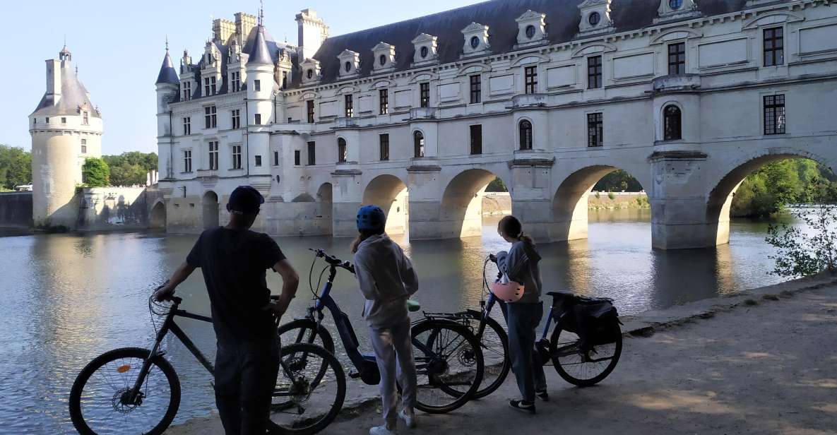 Chenonceau: Guided Ebike Ride and Wine & Cheese Picnic Lunch - Activity Provider: Le Val À Vélo