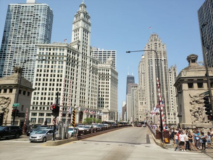Chicago: Magnificent Mile Walking Tour - Highlights of the Experience