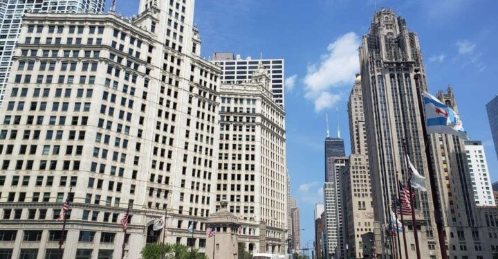 Chicago: Must See Chicago 15 Minute Walking Tour - Booking Details