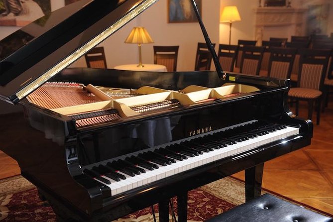 Chopin Piano Concert at Chopin Gallery With a Glass of Wine - Performance Highlights