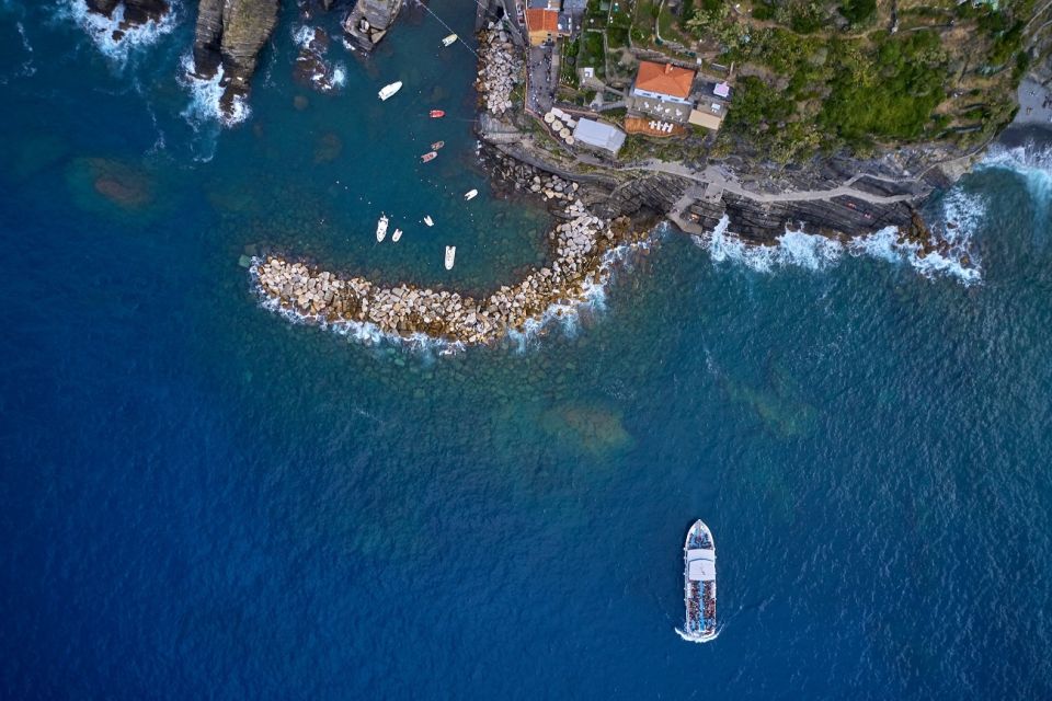 Cinque Terre: 2-Hour Private Boat Tour - Tour Experience