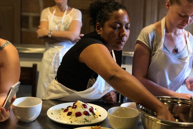 Community Project Cooking Class and Medellin Social Transformation Tour - Inclusions and Amenities