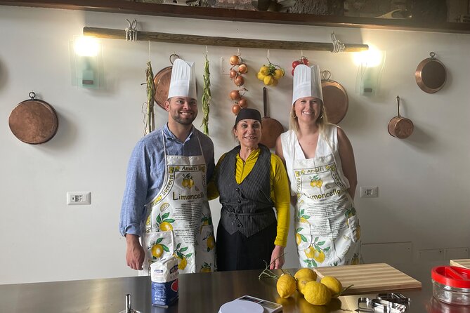 Cooking Class to Learn How to Make Limoncello in Sorrento - Hands-On Limoncello Making Process