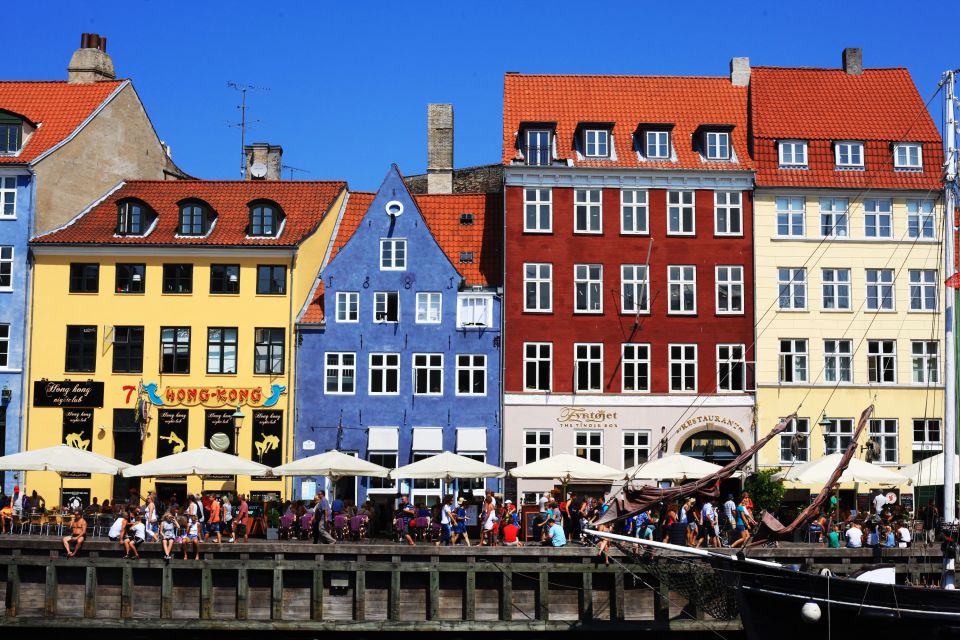 Copenhagen: 2-Hour Private Walking Tour - University Campus and Parliament Visit