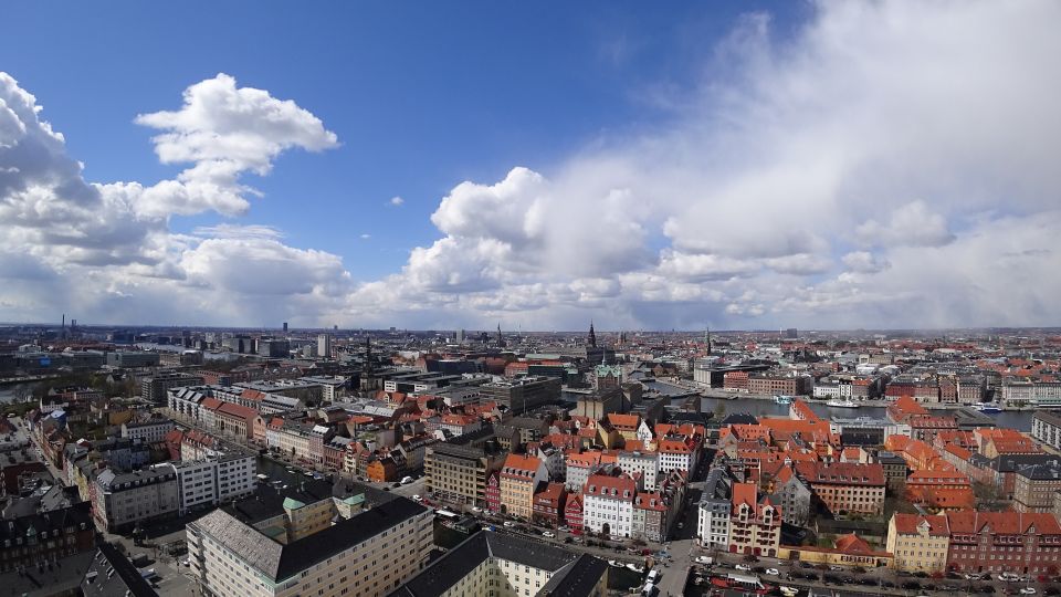 Copenhagen Highlights: 2.5 Hour Private Bicycle Tour - Tour Duration and Guide