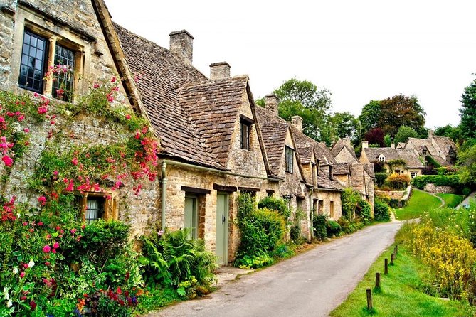 Cotswolds Driving Full Day Tour- Book Local Guide - Group Size and Transportation