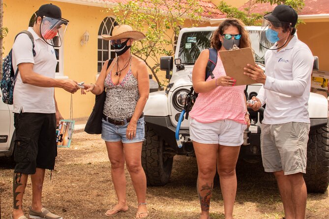 Cozumel Private Jeep Tour With Snorkeling Experience and Lunch - Customer Reviews