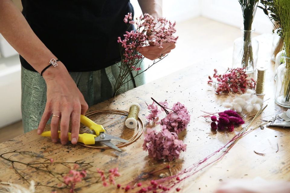 Create Your Dried Flower Wreath Workshop In Paris - Workshop Description