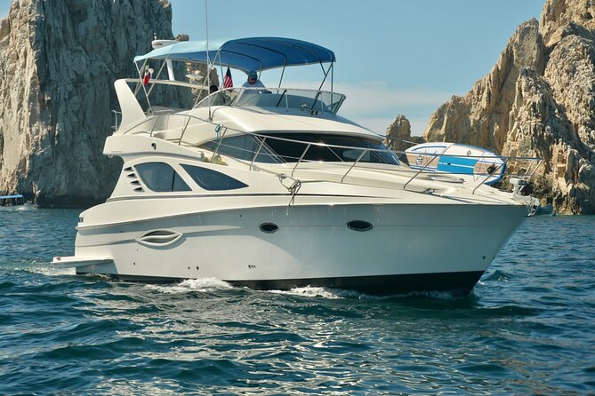 Cruise on a Magnificent Yacht Through Cabo San Lucas Bay. - Luxury Amenities Onboard the Yacht