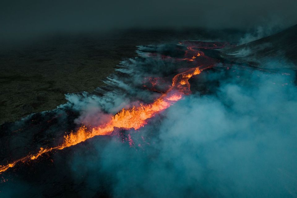 Day Tour of Reykjanesbaer & Volcano Hike With Blue Lagoon - Tour Highlights