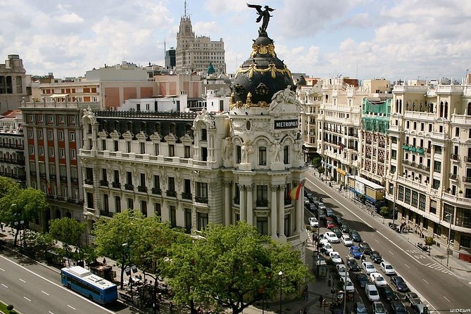 Departure Transfer: Madrid to Madrid Airport MAD in Business Car - Additional Information