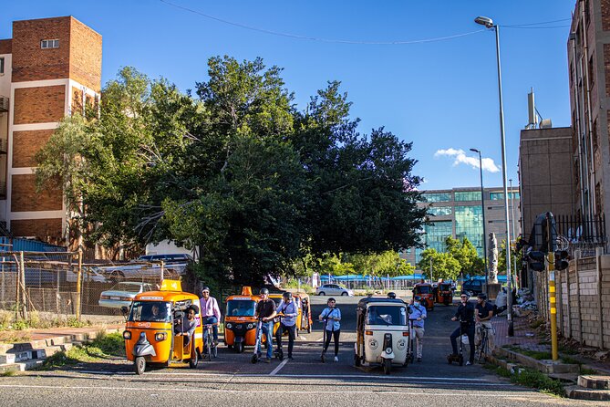 Downtown Johannesburg Tuk Tuk Tour With a Local Lunch - Local Lunch Experience