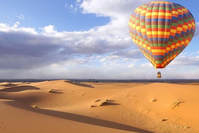 Dubai Desert By Hot Air Balloon - Discovering the Dubai Desert