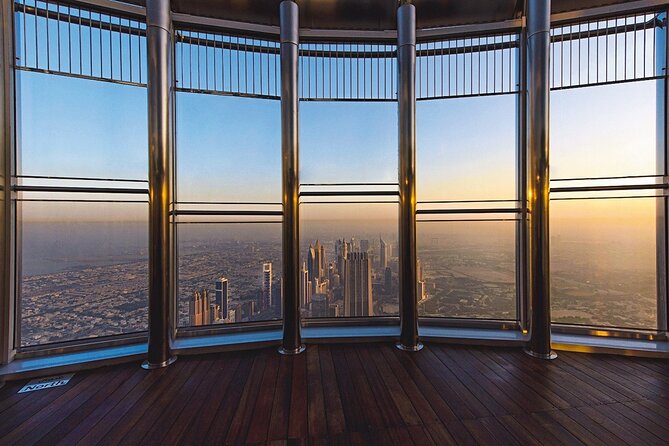 Dubai Views at Night From Burj Khalifa & Tickets (Lunch-Dinner) - Dining Experiences Available