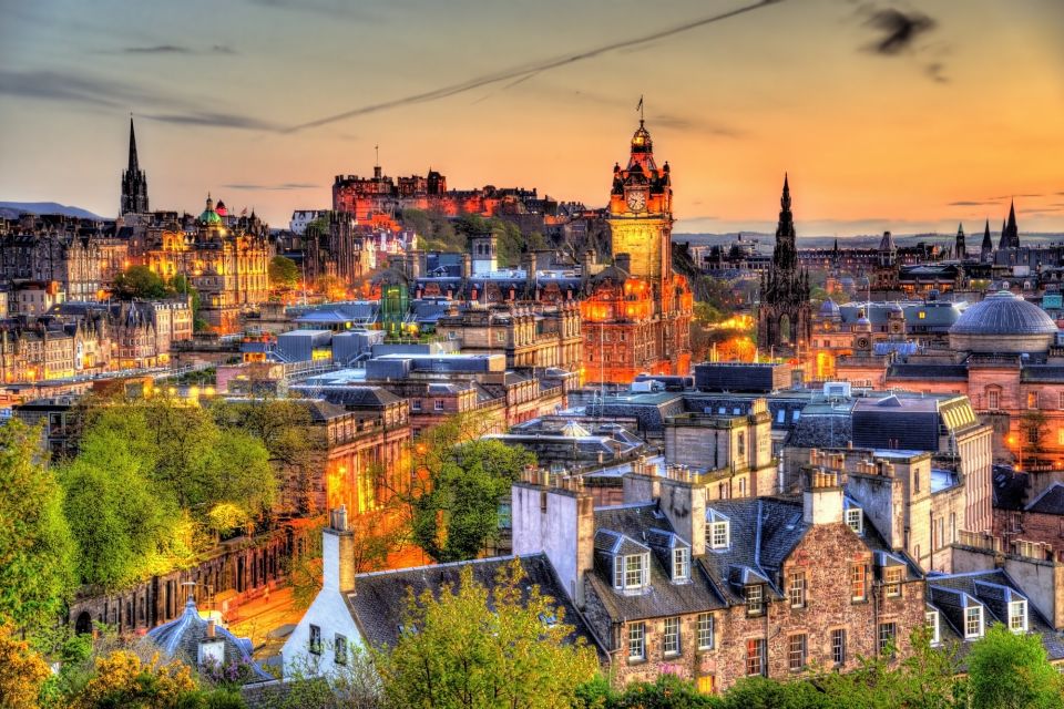 Edinburgh Highlights Self-Guided Scavenger Hunt & City Tour - Experience Highlights