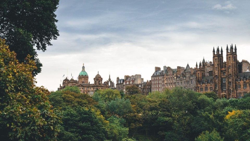 Edinburgh: Must-See In App Audio Tour - Experience Holyroodhouse and More