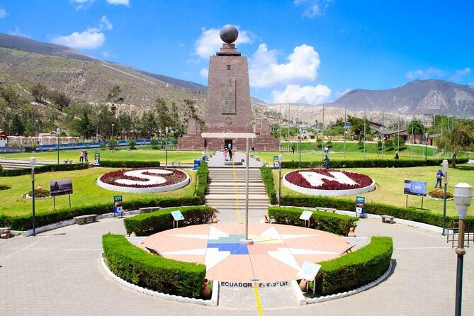 Equatorial Cycling Fusion:Quito City and Middle of the World Tour - Historical Landmarks