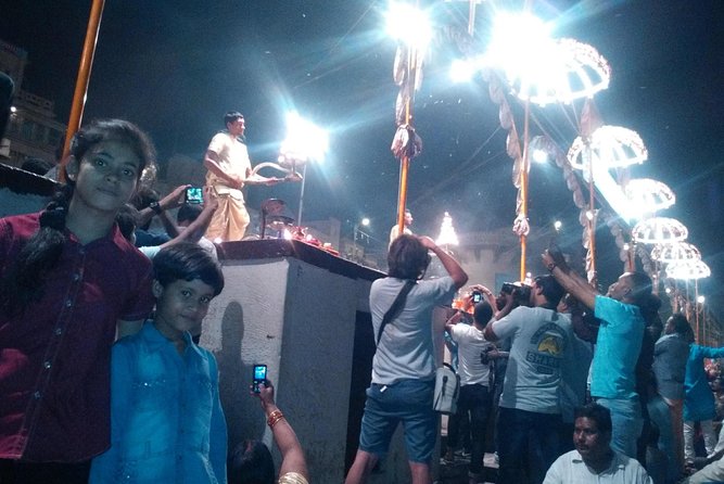 Evening Ceremony of Ganges in Varanasi With Official Tour Guide - Tour Guide Expertise