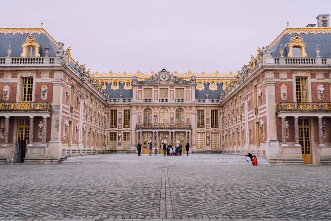 Excursion to Discover the Versailles Monarchy - Meeting and Pickup Information