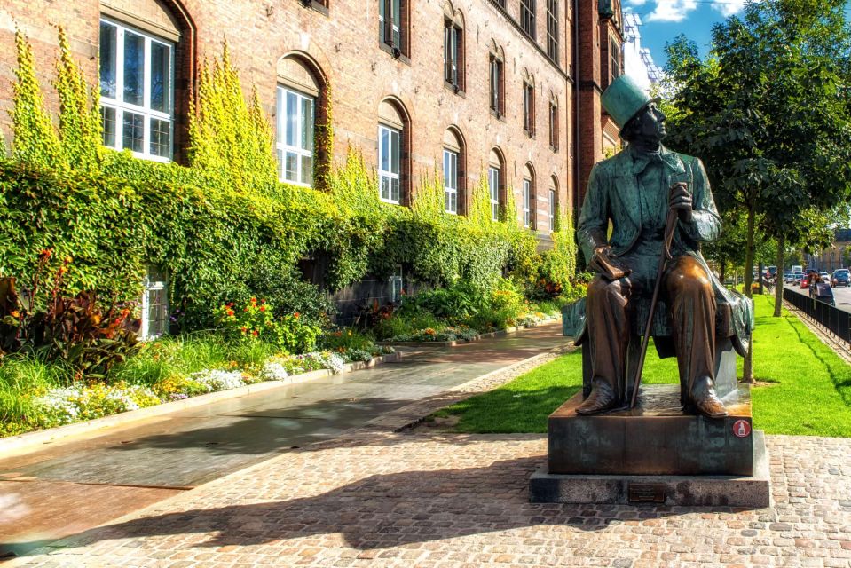 Family Tour of Copenhagen Old Town, Nyhavn With Boat Cruise - Experience Highlights