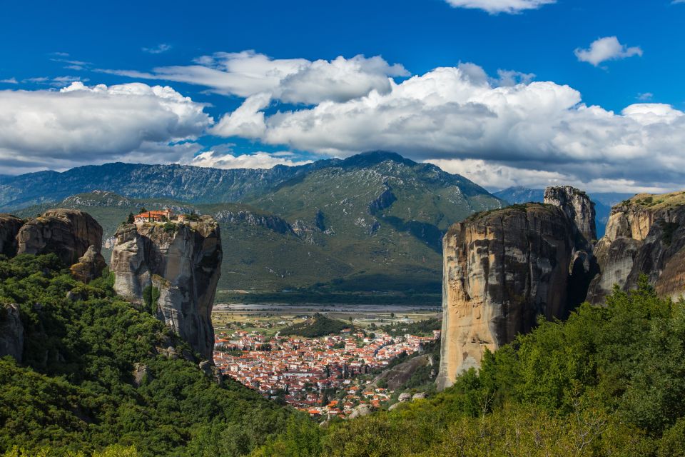 From Athens: Meteora Day Trip With Audioguide & Free Lunch - Itinerary