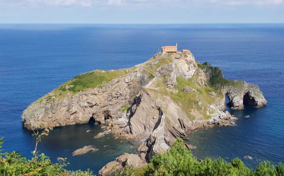 From Bilbao: Gaztelugatxe, Gernika, and Mundaka Group Tour - Itinerary Overview