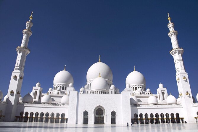 From Dubai: Abu Dhabi Guided City Tour With Lunch - Itinerary Details