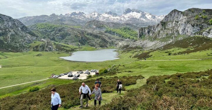 From Gijón or Oviedo: Covadonga Lakes & Sanctuary and Cangas - Tour Highlights